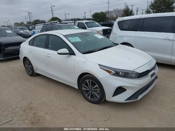 3KPF24AD4RE748882 2024 KIA FORTE - Image 1