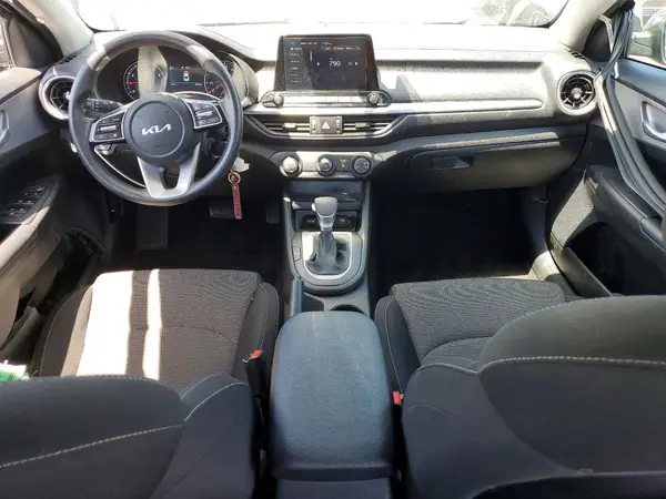 3KPF24AD4RE750034 2024 KIA FORTE - Image 8