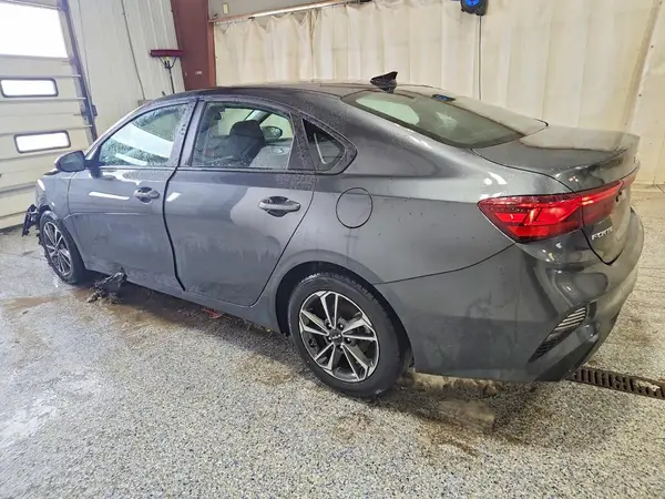 3KPF24AD4RE753662 2024 KIA FORTE - Image 2