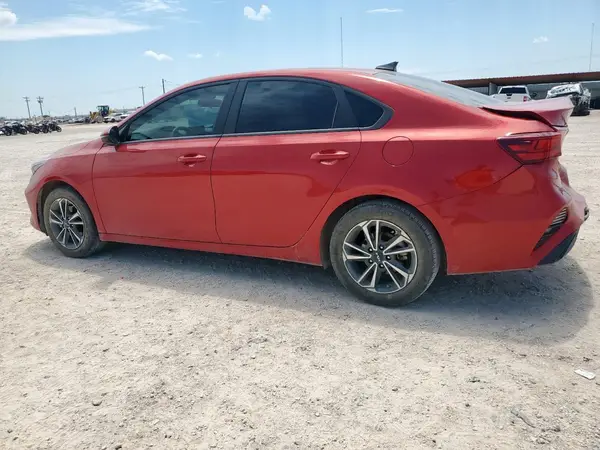 3KPF24AD4RE754973 2024 KIA FORTE - Image 2