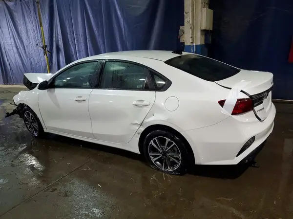 3KPF24AD4RE754987 2024 KIA FORTE - Image 2