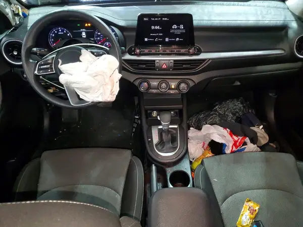 3KPF24AD4RE754987 2024 KIA FORTE - Image 8
