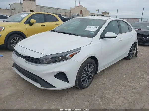 3KPF24AD4RE755122 2024 KIA FORTE - Image 2
