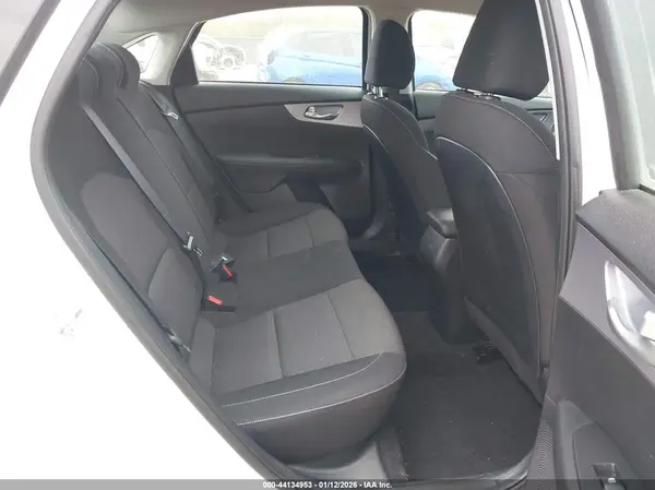 3KPF24AD4RE755122 2024 KIA FORTE - Image 8