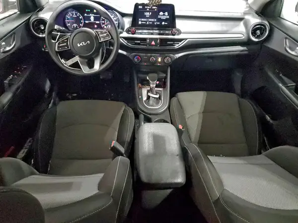 3KPF24AD4RE756271 2024 KIA FORTE - Image 8