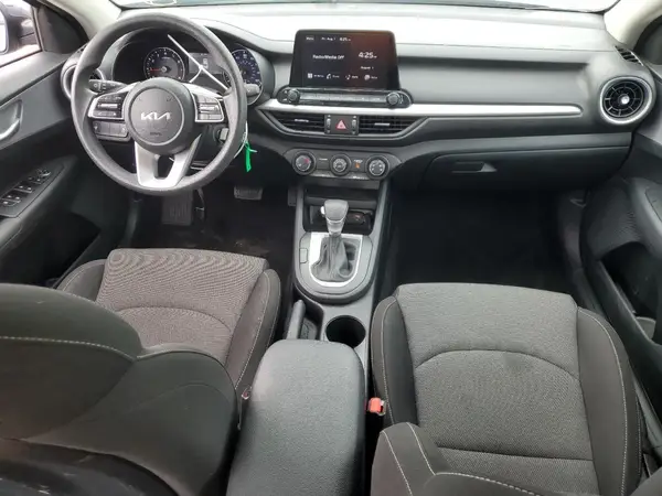 3KPF24AD4RE756514 2024 KIA FORTE - Image 8