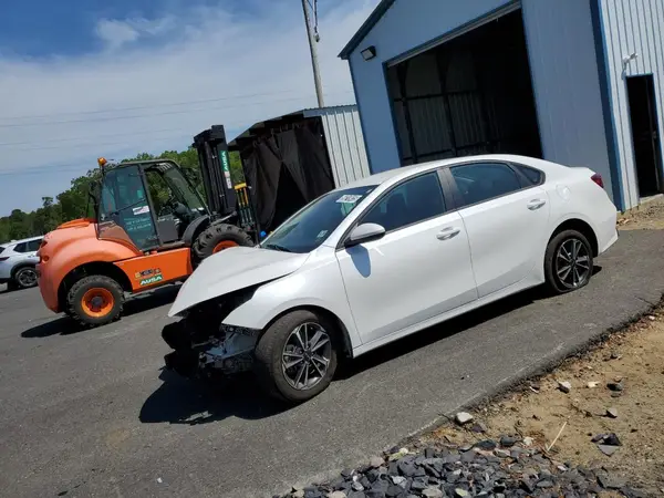 3KPF24AD4RE757811 2024 KIA FORTE - Image 1