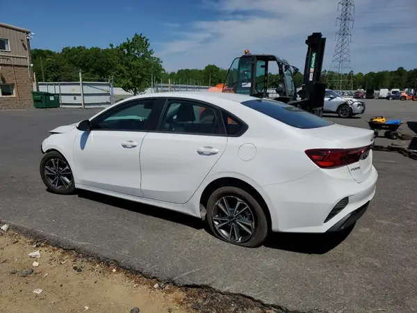 3KPF24AD4RE757811 2024 KIA FORTE - Image 2