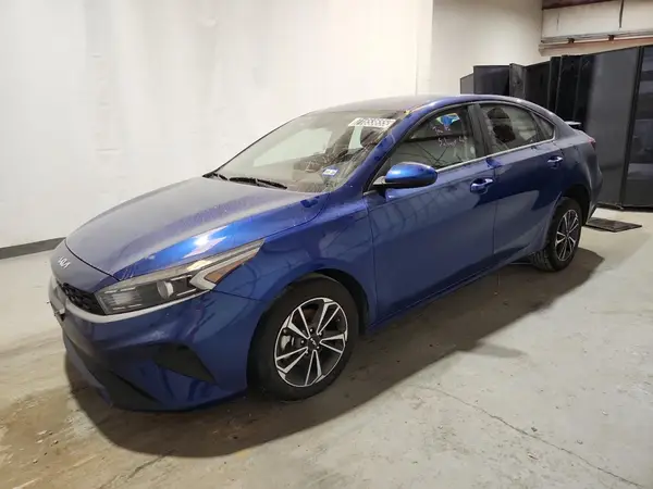 3KPF24AD4RE758666 2024 KIA FORTE - Image 1