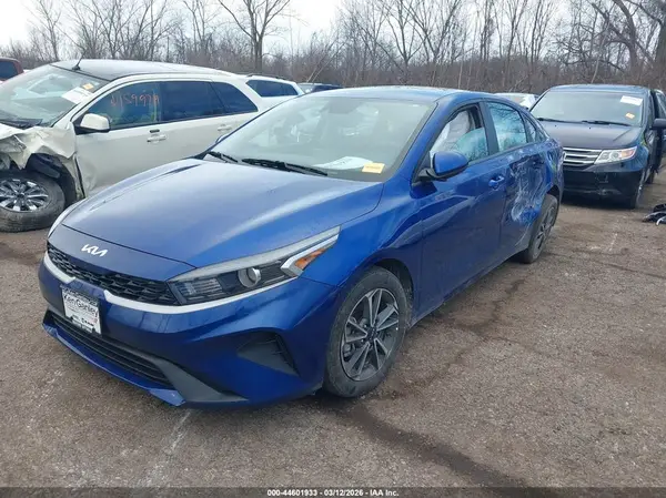 3KPF24AD4RE759266 2024 KIA FORTE - Image 2