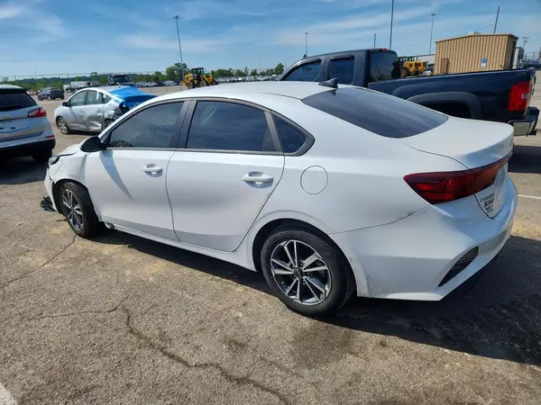 3KPF24AD4RE763656 2024 KIA FORTE - Image 2