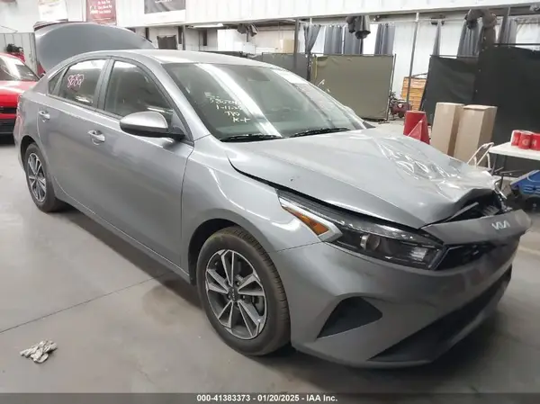 3KPF24AD4RE764483 2024 KIA FORTE - Image 1
