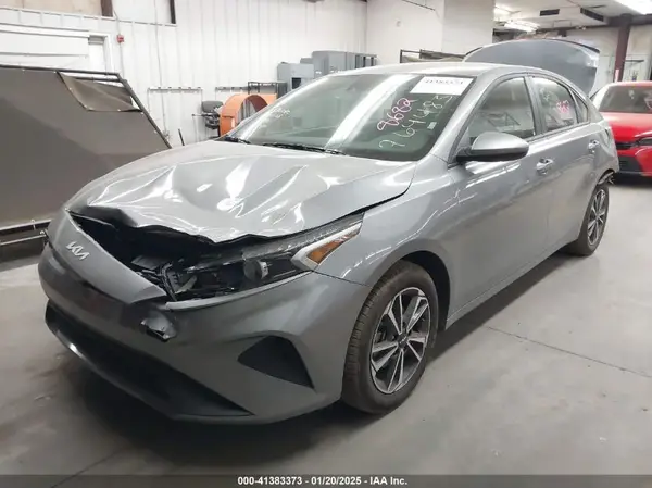 3KPF24AD4RE764483 2024 KIA FORTE - Image 2