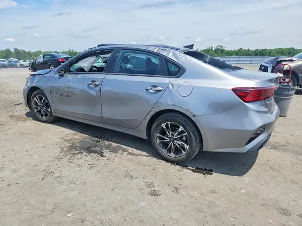 3KPF24AD4RE764984 2024 KIA FORTE - Image 2