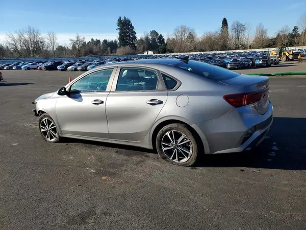 3KPF24AD4RE765116 2024 KIA FORTE - Image 2