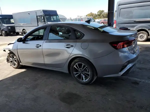 3KPF24AD4RE765147 2024 KIA FORTE - Image 2