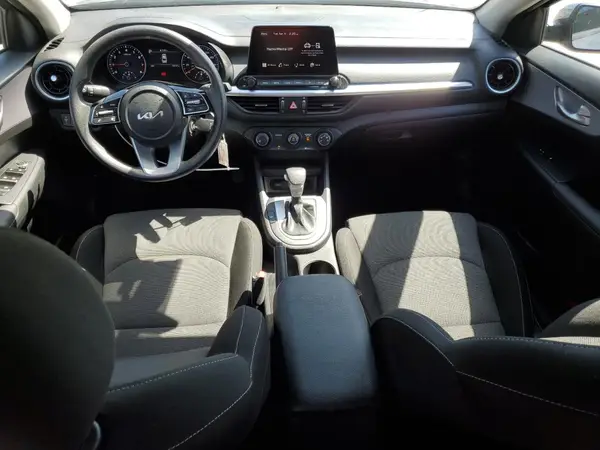 3KPF24AD4RE765147 2024 KIA FORTE - Image 8