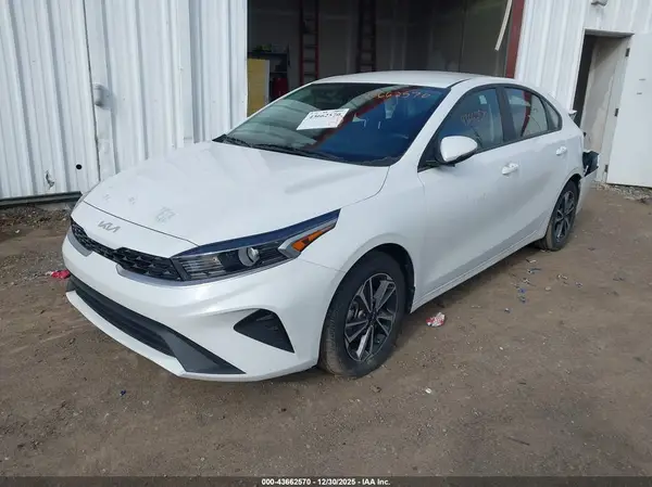 3KPF24AD4RE765441 2024 KIA FORTE - Image 2