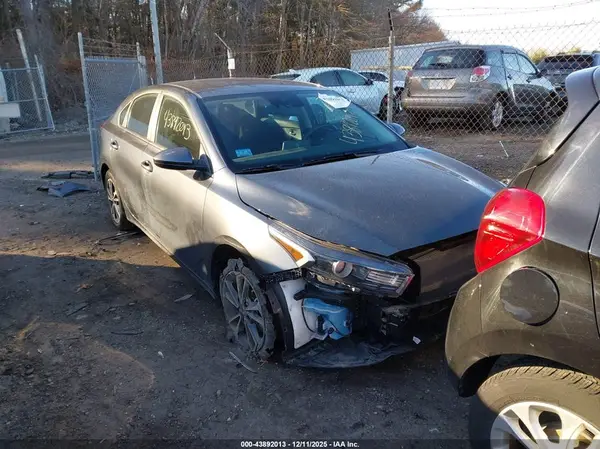 3KPF24AD4RE765553 2024 KIA FORTE - Image 1