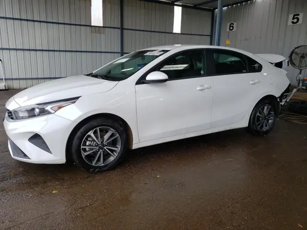 3KPF24AD4RE765777 2024 KIA FORTE - Image 1