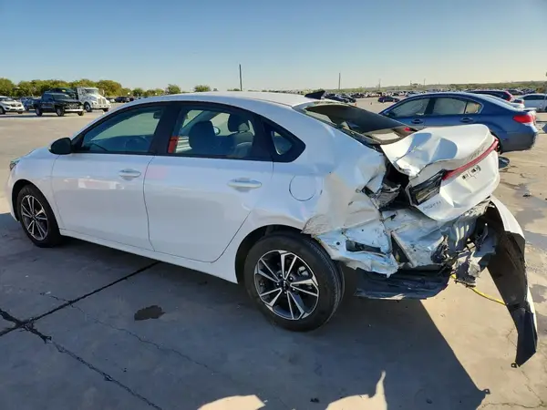 3KPF24AD4RE768047 2024 KIA FORTE - Image 2