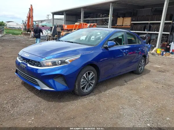 3KPF24AD4RE768128 2024 KIA FORTE - Image 2