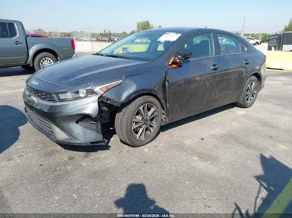3KPF24AD4RE768792 2024 KIA FORTE - Image 2