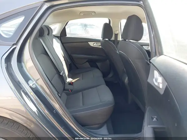 3KPF24AD4RE768792 2024 KIA FORTE - Image 8