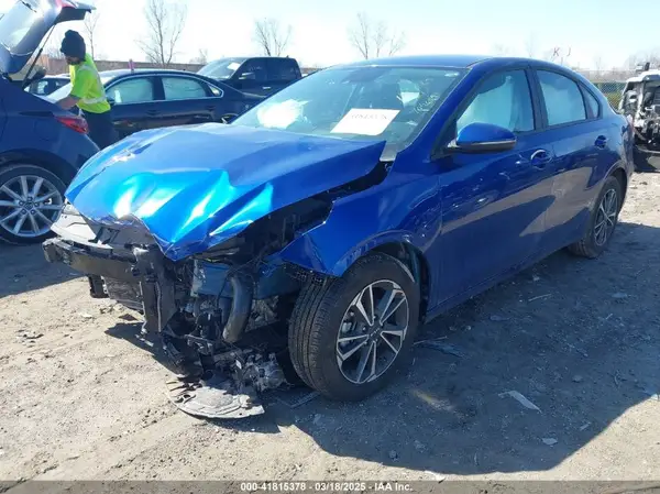 3KPF24AD4RE769604 2024 KIA FORTE - Image 2