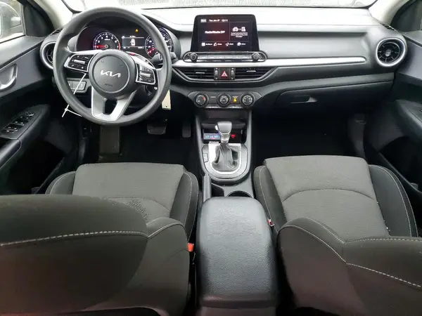 3KPF24AD4RE769733 2024 KIA FORTE - Image 8