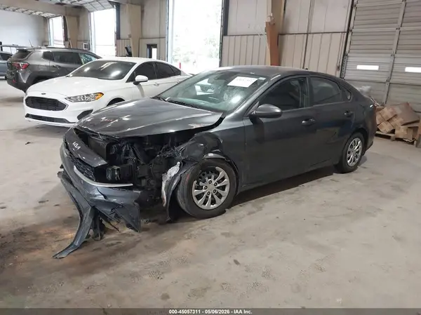 3KPF24AD4RE769988 2024 KIA FORTE - Image 2
