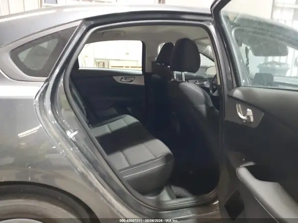 3KPF24AD4RE769988 2024 KIA FORTE - Image 8
