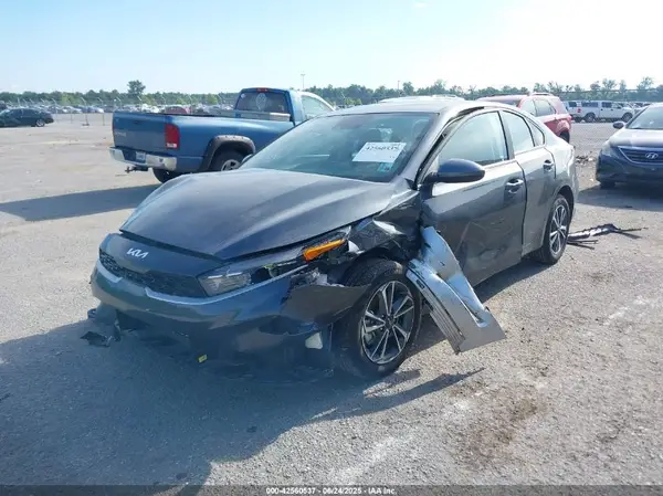 3KPF24AD4RE770767 2024 KIA FORTE - Image 2