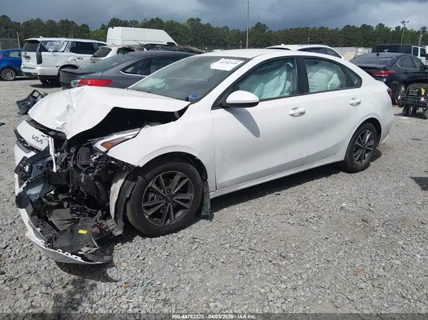 3KPF24AD4RE771837 2024 KIA FORTE - Image 2