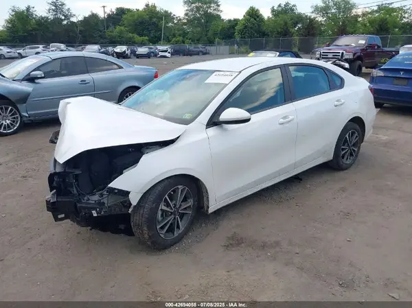 3KPF24AD4RE774589 2024 KIA FORTE - Image 2
