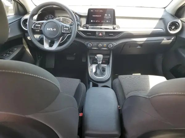 3KPF24AD4RE777380 2024 KIA FORTE - Image 8