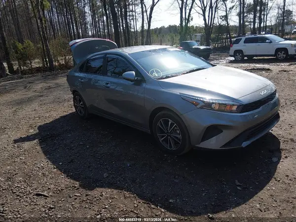3KPF24AD4RE780098 2024 KIA FORTE - Image 1