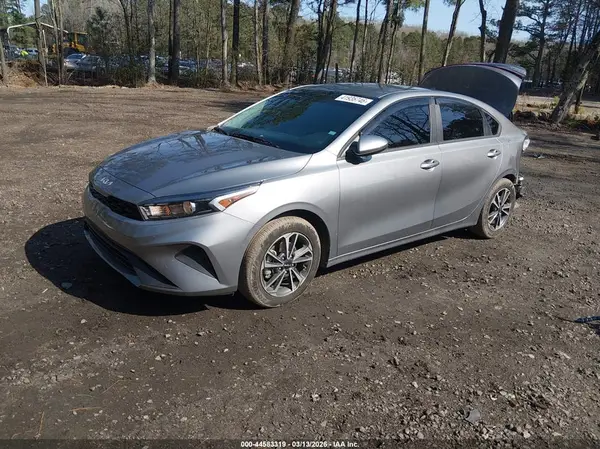3KPF24AD4RE780098 2024 KIA FORTE - Image 2