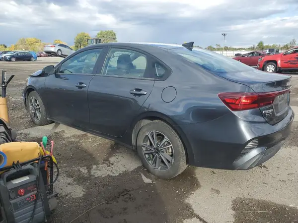 3KPF24AD4RE780988 2024 KIA FORTE - Image 2