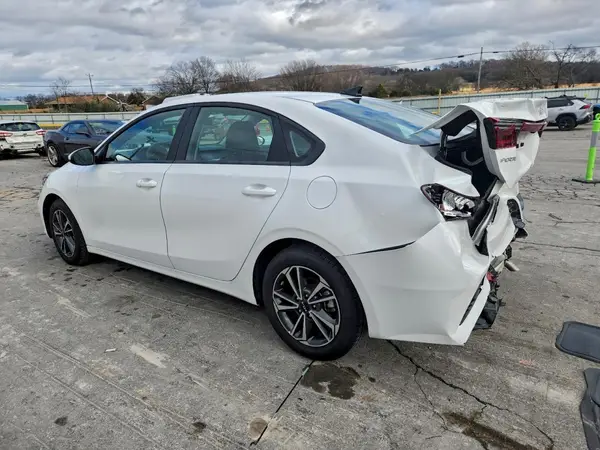 3KPF24AD4RE781557 2024 KIA FORTE - Image 2