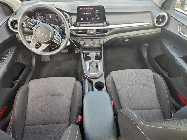 3KPF24AD4RE781557 2024 KIA FORTE - Image 8