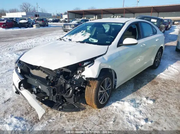 3KPF24AD4RE781722 2024 KIA FORTE - Image 2