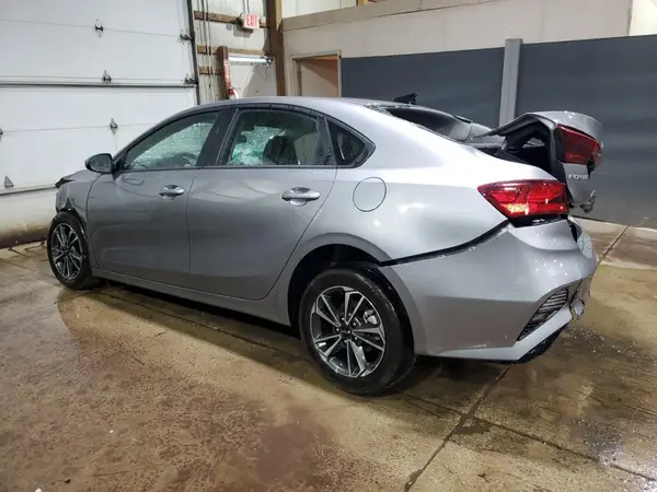 3KPF24AD4RE782403 2024 KIA FORTE - Image 2