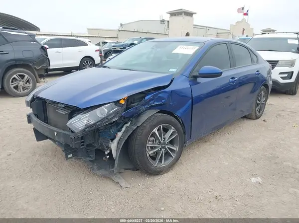 3KPF24AD4RE783213 2024 KIA FORTE - Image 2
