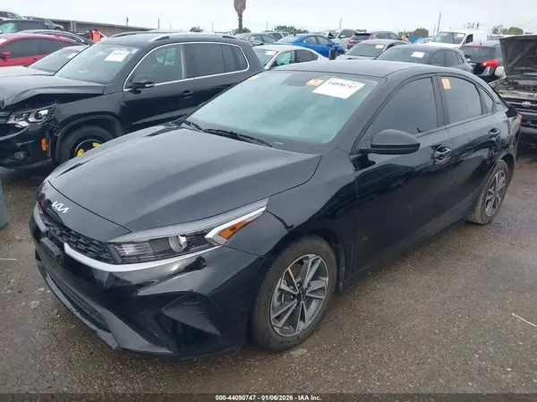 3KPF24AD4RE784118 2024 KIA FORTE - Image 2