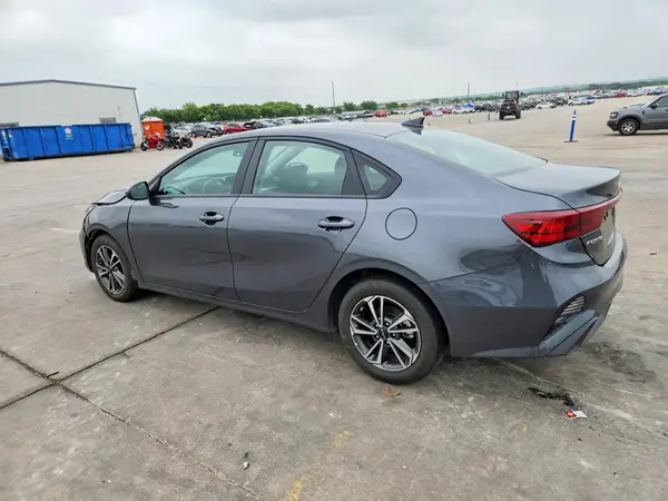 3KPF24AD4RE784894 2024 KIA FORTE - Image 2