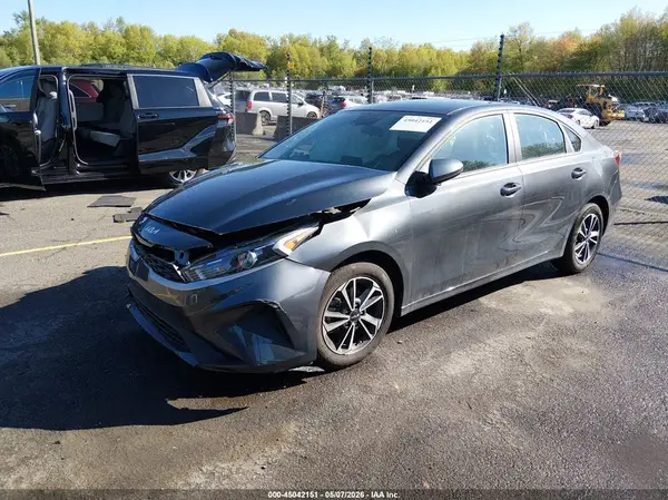 3KPF24AD4RE789397 2024 KIA FORTE - Image 2