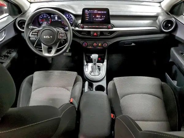 3KPF24AD4RE789903 2024 KIA FORTE - Image 8