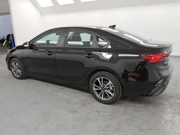 3KPF24AD4RE790792 2024 KIA FORTE - Image 2