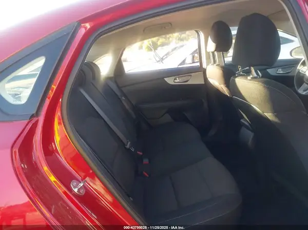 3KPF24AD4RE793739 2024 KIA FORTE - Image 8